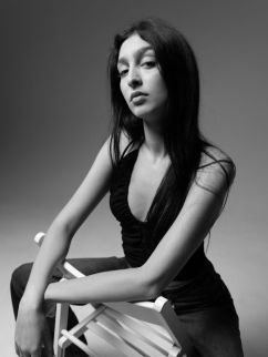 Sara Etoiles Models